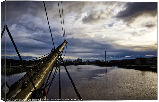 A view from the bow up the Clyde Canvas Print by Ann Biddlecombe