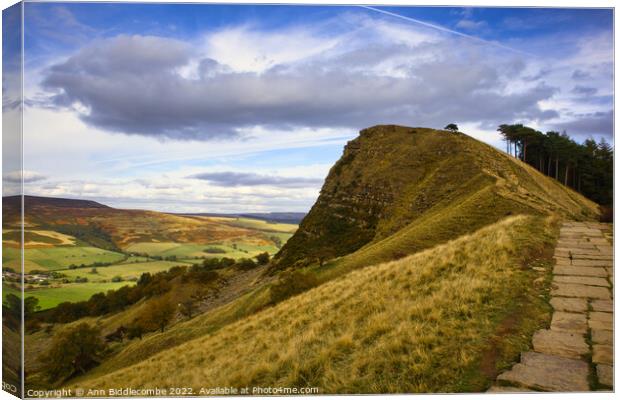 Hollins cross on the walk down from Mam Tor Canvas Print by Ann Biddlecombe