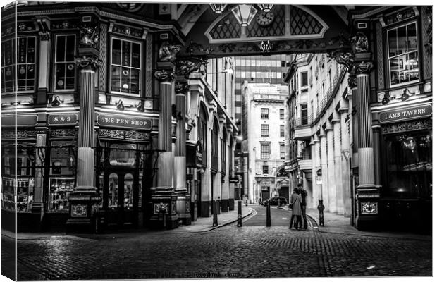 Lovers In Leadenhall Canvas Print by Peter Bunker