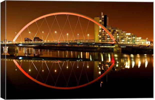 The Clyde Arc at night Canvas Print by Stephen Taylor