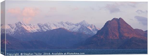 First Light on Sgurr Na Stri and the Cuillin Ridge Canvas Print by Stephen Taylor