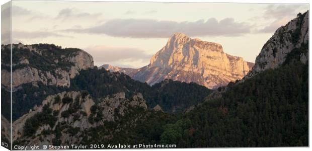 Pena Montanesa Canvas Print by Stephen Taylor