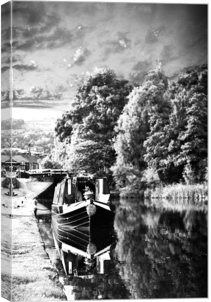  Huddersfield Narrow Canal Canvas Print by Andy Smith