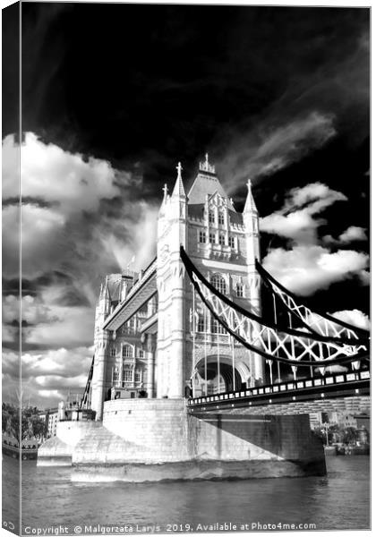 Tower Bridge in London in black and white  Canvas Print by Malgorzata Larys