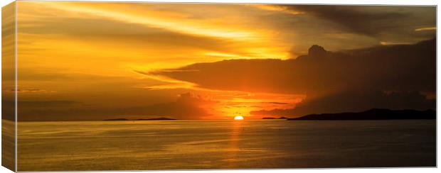  Sun going down under the angels wing Canvas Print by scott innes