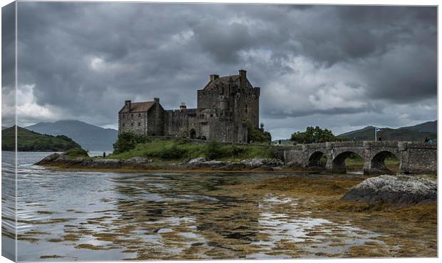  Eilean donan castle  Scotland  Canvas Print by Kenny McCormick