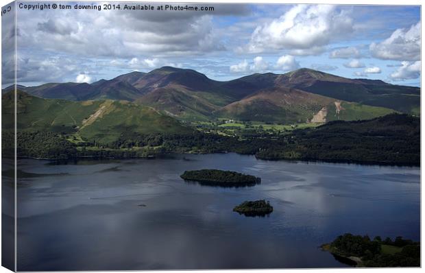  Derwent water & Catbells Canvas Print by tom downing