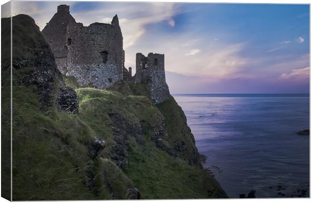 Dunluce Castle Ruins, Causeway Coast, Northern Ire Canvas Print by Alan Campbell