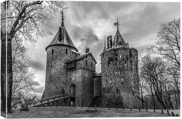  Castell Coch Canvas Print by paul holt