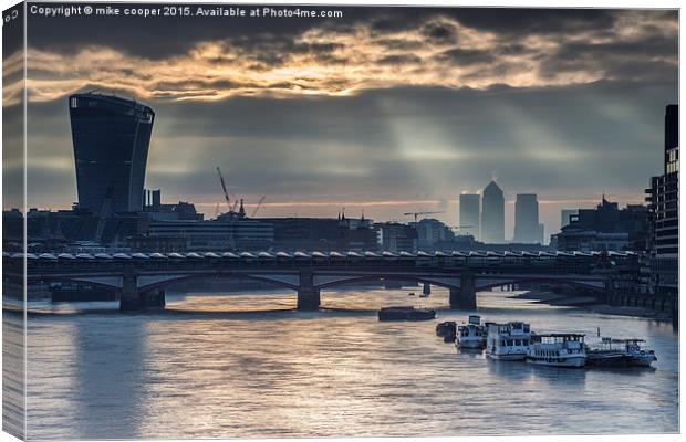  London skyline Canvas Print by mike cooper