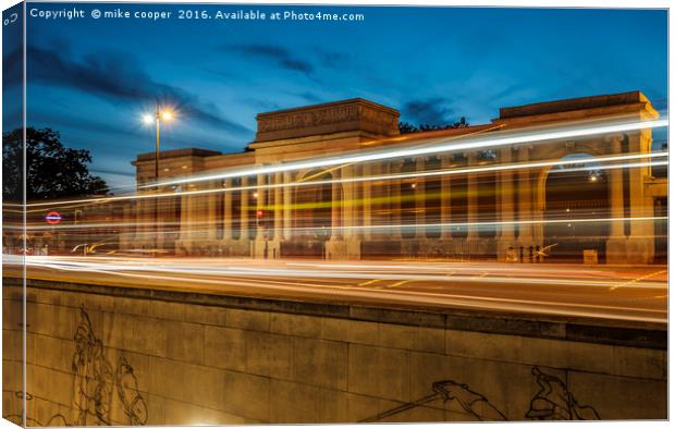 Hyde park corner screen light trail Canvas Print by mike cooper