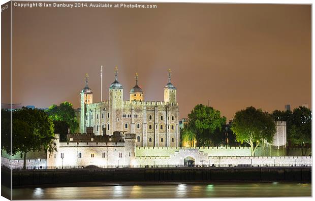  The Tower of London Canvas Print by Ian Danbury