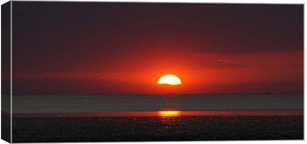 Heacham Sunset 040814 Canvas Print by Alan Simpson