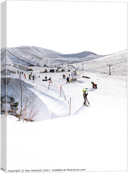 Cairngorm Skiing Canvas Print by Alan Simpson