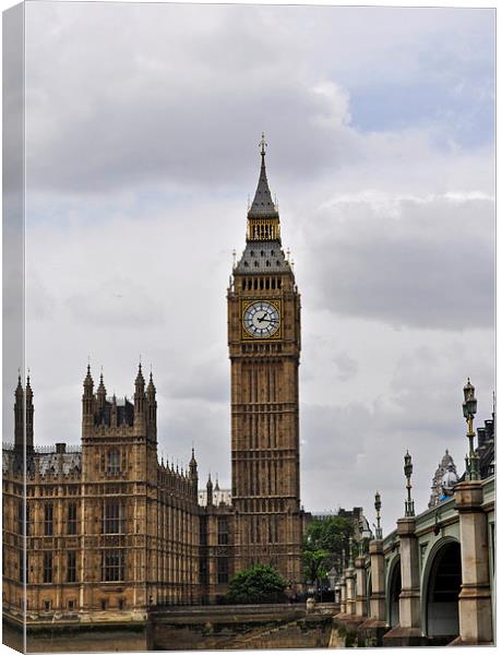  Elizabeth Tower Canvas Print by Simon Hackett