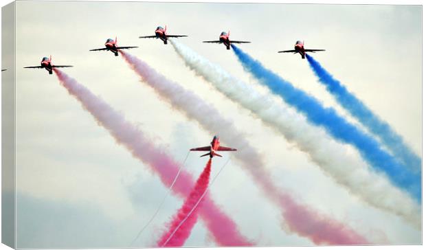  The red arrows 2015  Canvas Print by Andy Stringer
