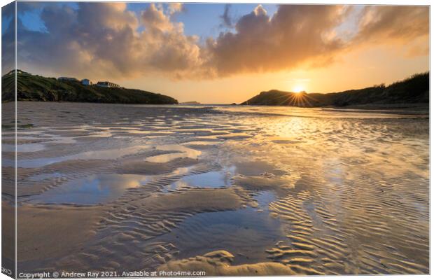 Setting sun at Porth Beach (Newquay) Canvas Print by Andrew Ray