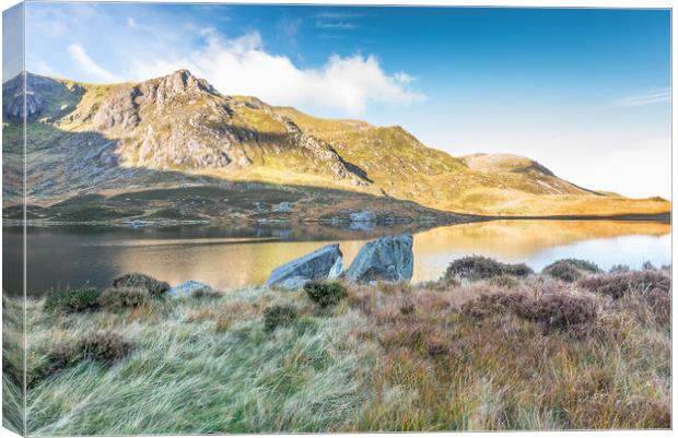 Sunlit peak Canvas Print by Jonathon barnett