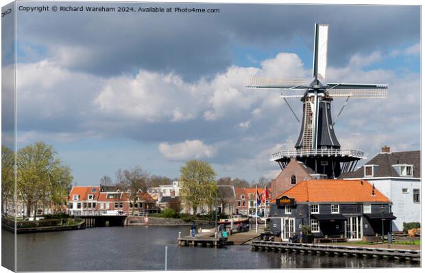 Molen Canvas Print by Richard Wareham