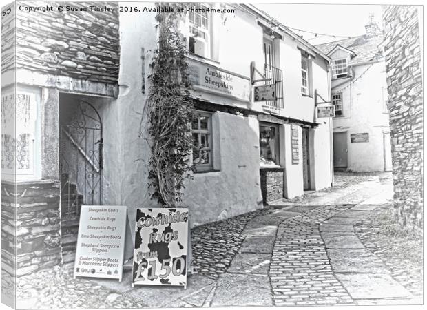 Ambleside side street Canvas Print by Susan Tinsley