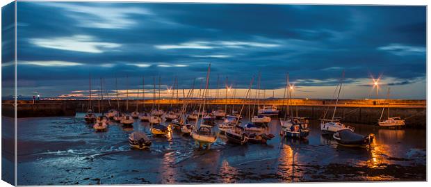  A night down the Harbour Canvas Print by Alan Whyte