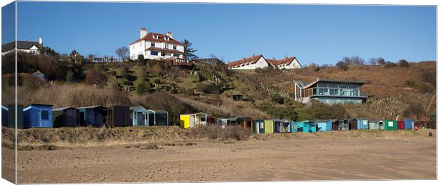  Coldingham Beach Huts Canvas Print by Alan Whyte
