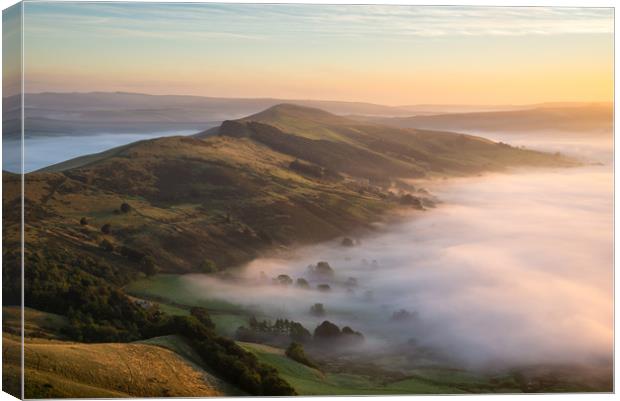 A gentle autumn mist in the Peak District Canvas Print by Andrew Kearton