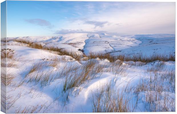 Soft drifted snow in the Peak District Canvas Print by Andrew Kearton