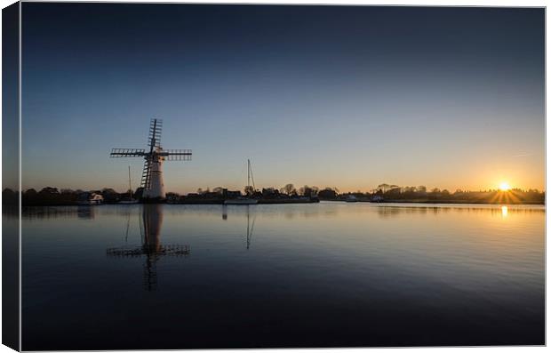  Thurne Windmill sunrise Canvas Print by Darren Carter