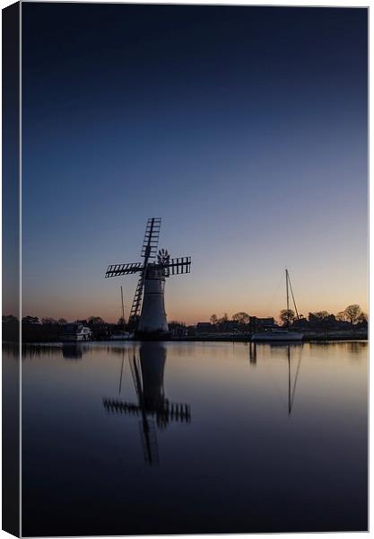  Thurne Windmill at first light Canvas Print by Darren Carter