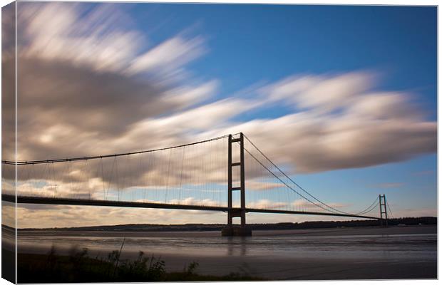  Humber Bridge Canvas Print by Des O'Connor