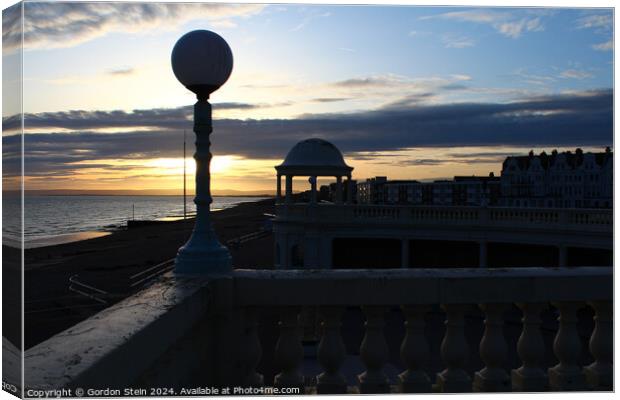 To Eastbourne #3 Canvas Print by Gordon Stein