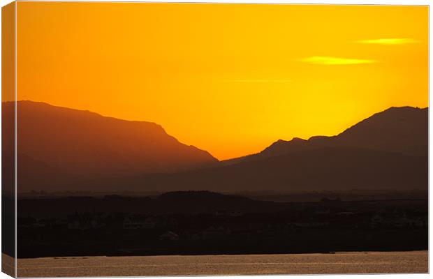 Sunrise over Snowdonia Canvas Print by Gail Johnson