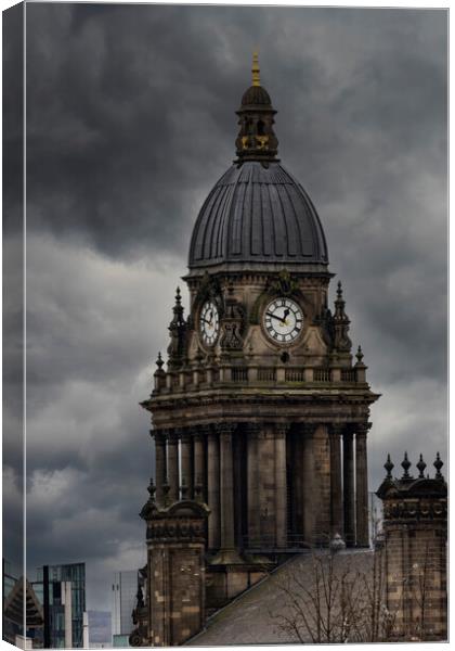 Leeds Town Hall Canvas Print by Glen Allen