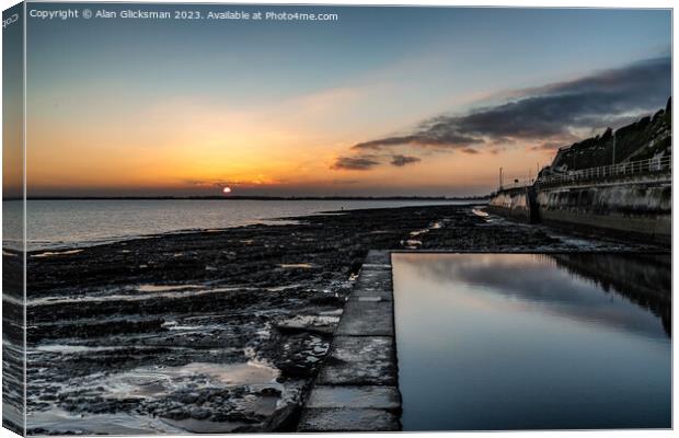 Reflection in a tidal pool  Canvas Print by Alan Glicksman