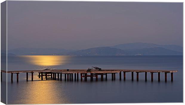 Long exposure on wooden pier with moonlight Canvas Print by ken biggs