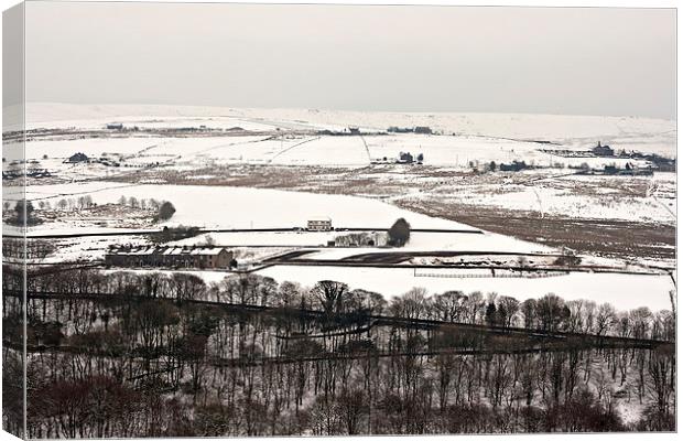 Remote farmland on the snow covered Yorkshire moor Canvas Print by ken biggs