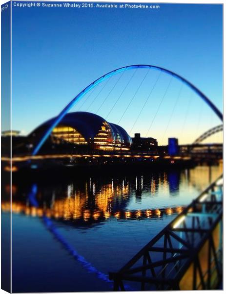  Sunset on The River Tyne Canvas Print by Suzanne Whaley