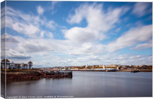Entrance to the River Tyne Canvas Print by Gary Turner