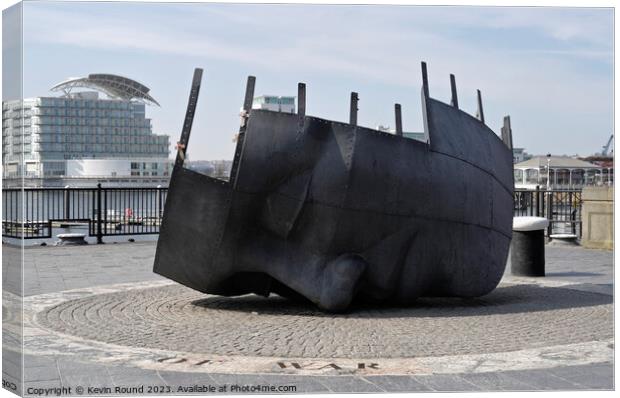 Merchant Seafarers War Memorial 1 Canvas Print by Kevin Round