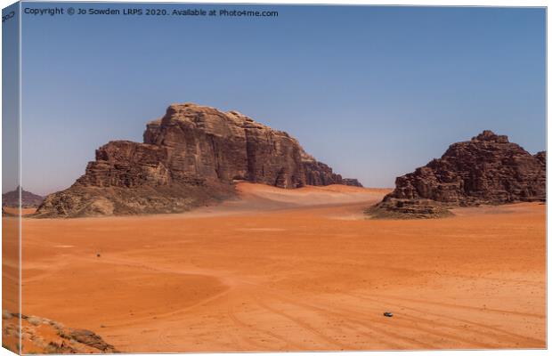 Desert landscape, Wadi Rum Canvas Print by Jo Sowden