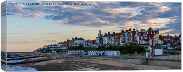 Sunset in Southwold Canvas Print by Jo Sowden