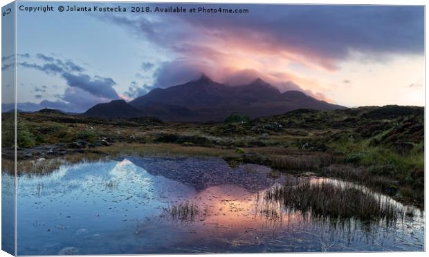 Sunset over Cuillins Canvas Print by Jolanta Kostecka