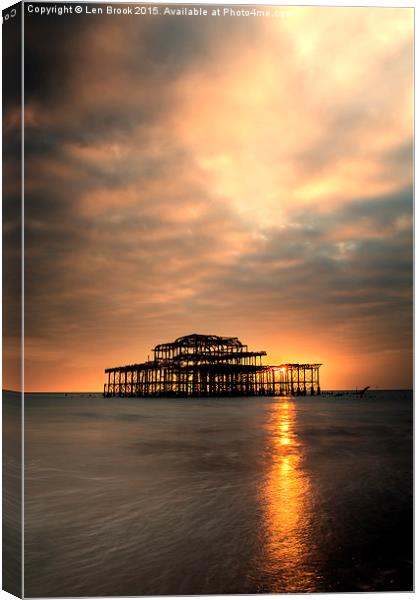  Brighton Pier Sunset Canvas Print by Len Brook