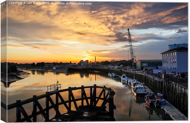  Littlehampton Sunset over the Arun River Canvas Print by Len Brook