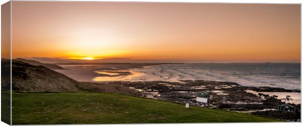 Bamburgh Golf Club View Canvas Print by Naylor's Photography