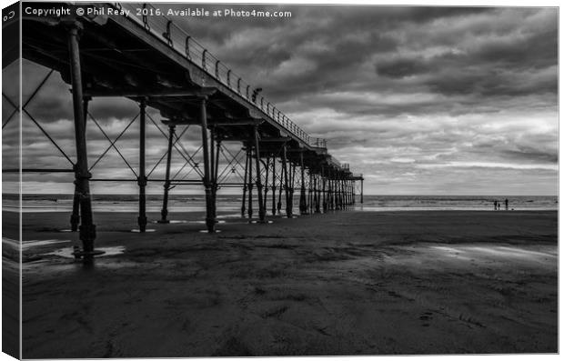 Saltburn pier at low tide Canvas Print by Phil Reay