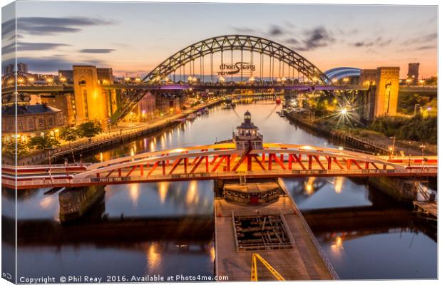 River Tyne at sunrise Canvas Print by Phil Reay