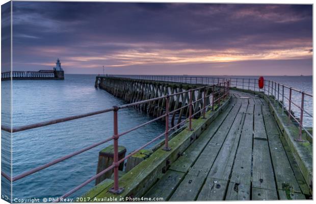 Sunrise at Blyth Canvas Print by Phil Reay