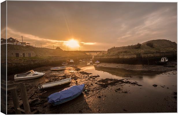  seaton delaval boats Canvas Print by christopher gould